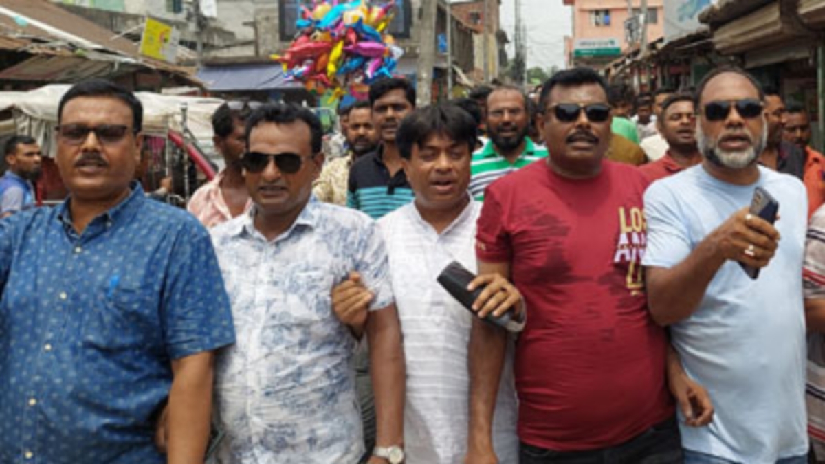 লোহাগড়ায় প্রধানমন্ত্রীকে অভিনন্দন জানিয়ে আনন্দ মিছিল