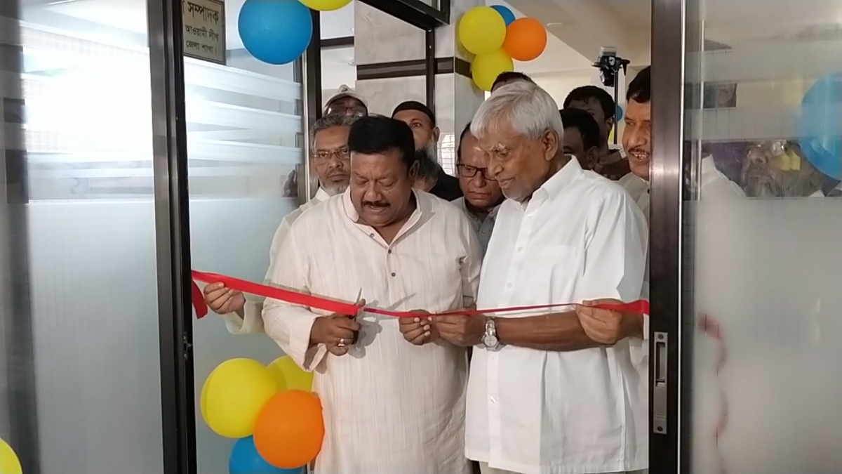 চুয়াডাঙ্গা জেলা আওয়ামী লীগ কার্যালয়ে ‘স্মার্ট কর্ণার’ উদ্বোধন