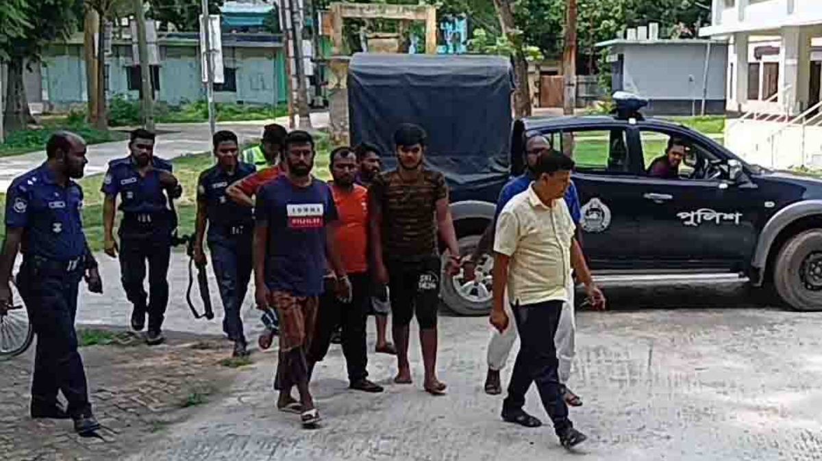 অবৈধভাবে বালু উত্তোলনে ভ্রাম্যমাণ আদালতের জরিমানা