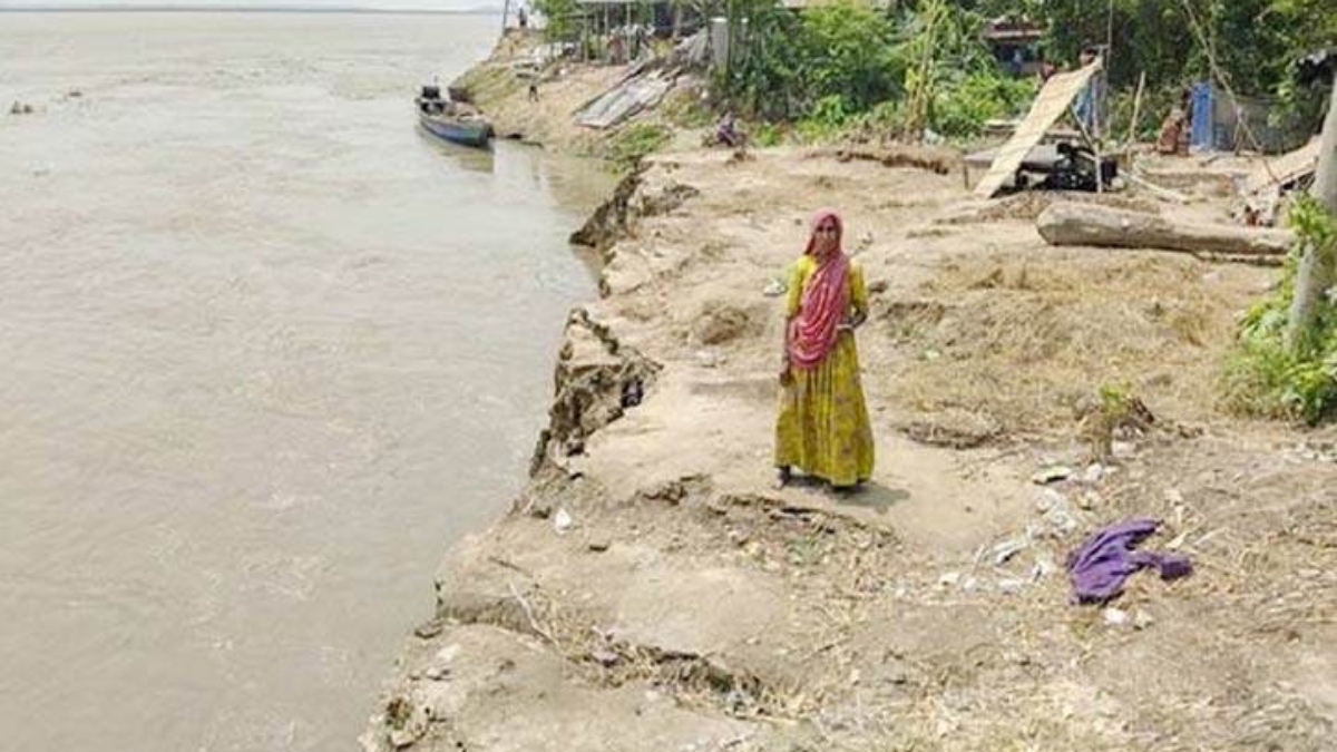 যমুনায় বাড়ছে পানি, ২০ বাড়ি-ঘর নদীতে বিলীন