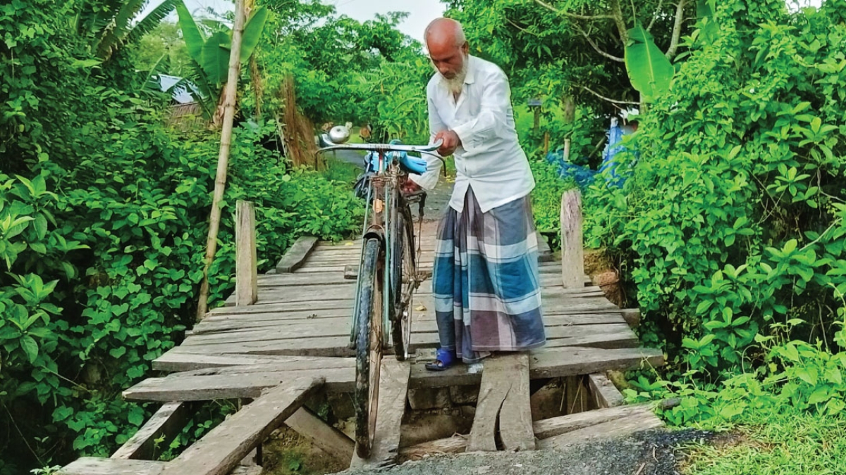 মানুষের জীবনের গতি কমিয়ে দিয়েছে ভাঙা সেতু
