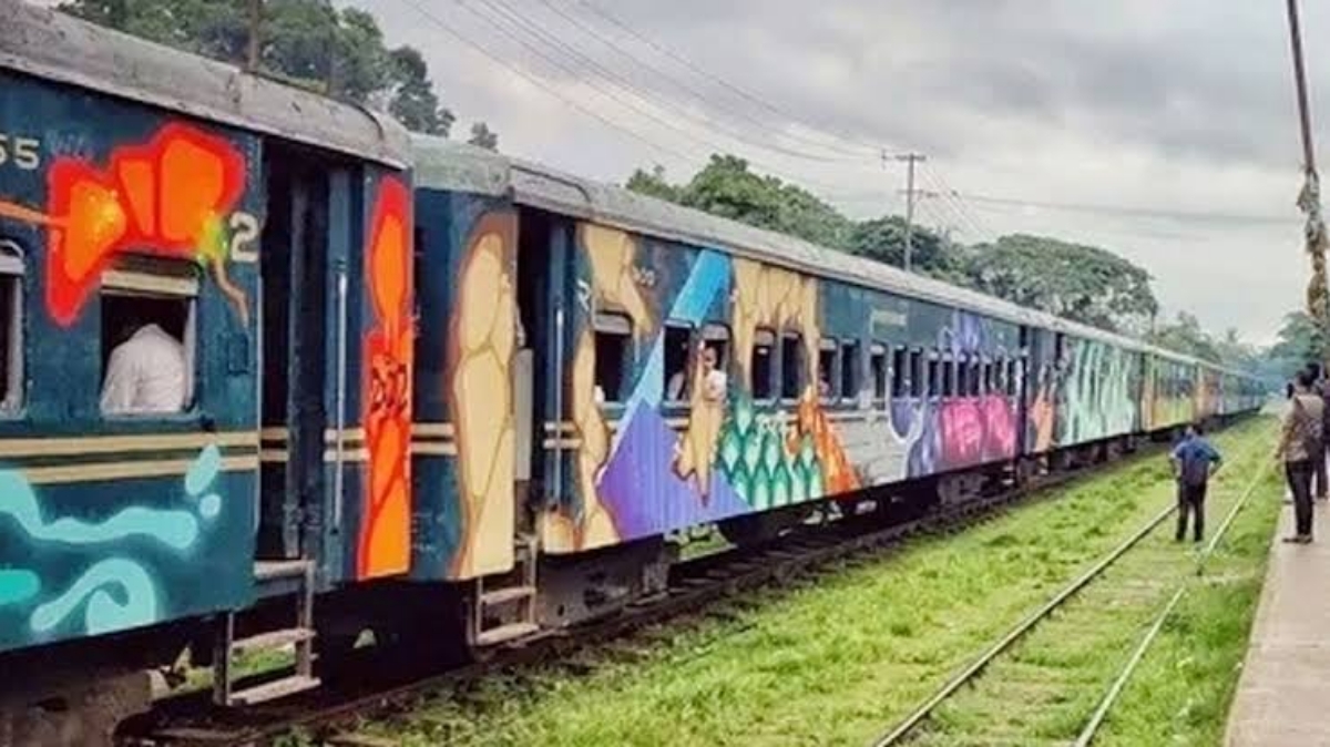 চট্টগ্রামে শাটল ট্রেনের ধাক্কায় নানী-নাতির মৃত্যু