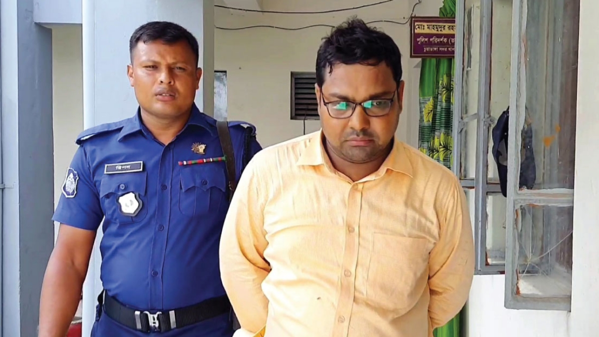 চুয়াডাঙ্গায় ছাত্রীকে শ্লীলতাহানির অভিযোগে শিক্ষক গ্রেফতার