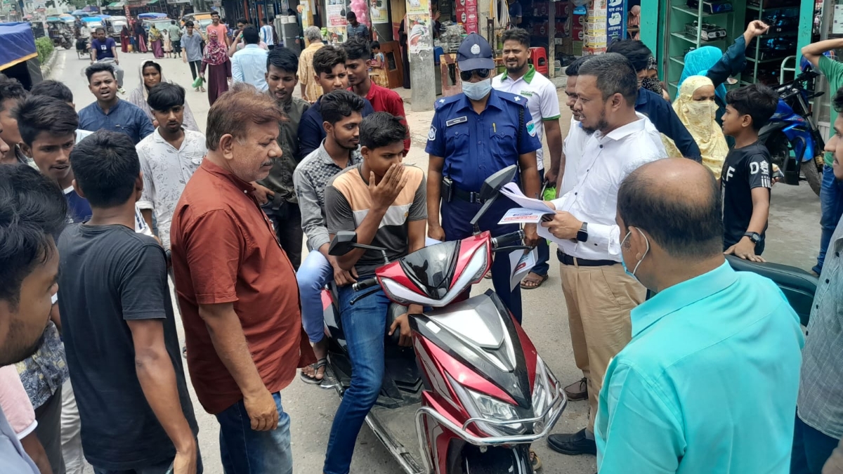 চুয়াডাঙ্গায় বাড়তি ভাড়া আদায় প্রতিরোধে অভিযান