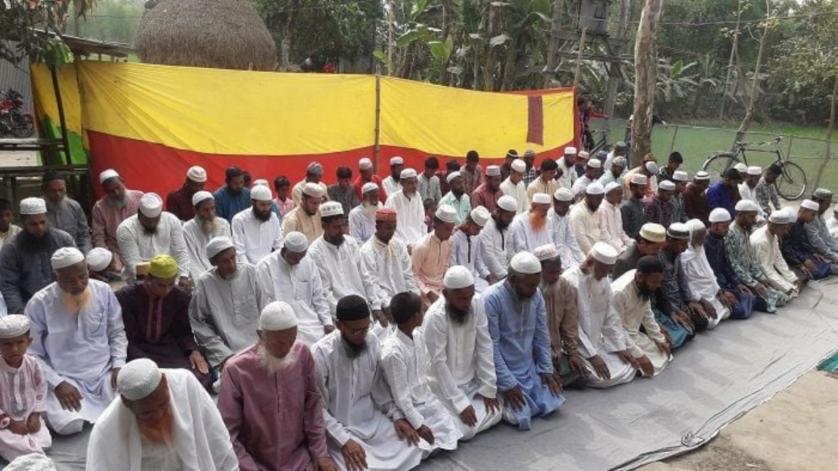সৌদির সাথে মিল রেখে দেশের বিভিন্ন স্থানে ঈদ উদযাপন