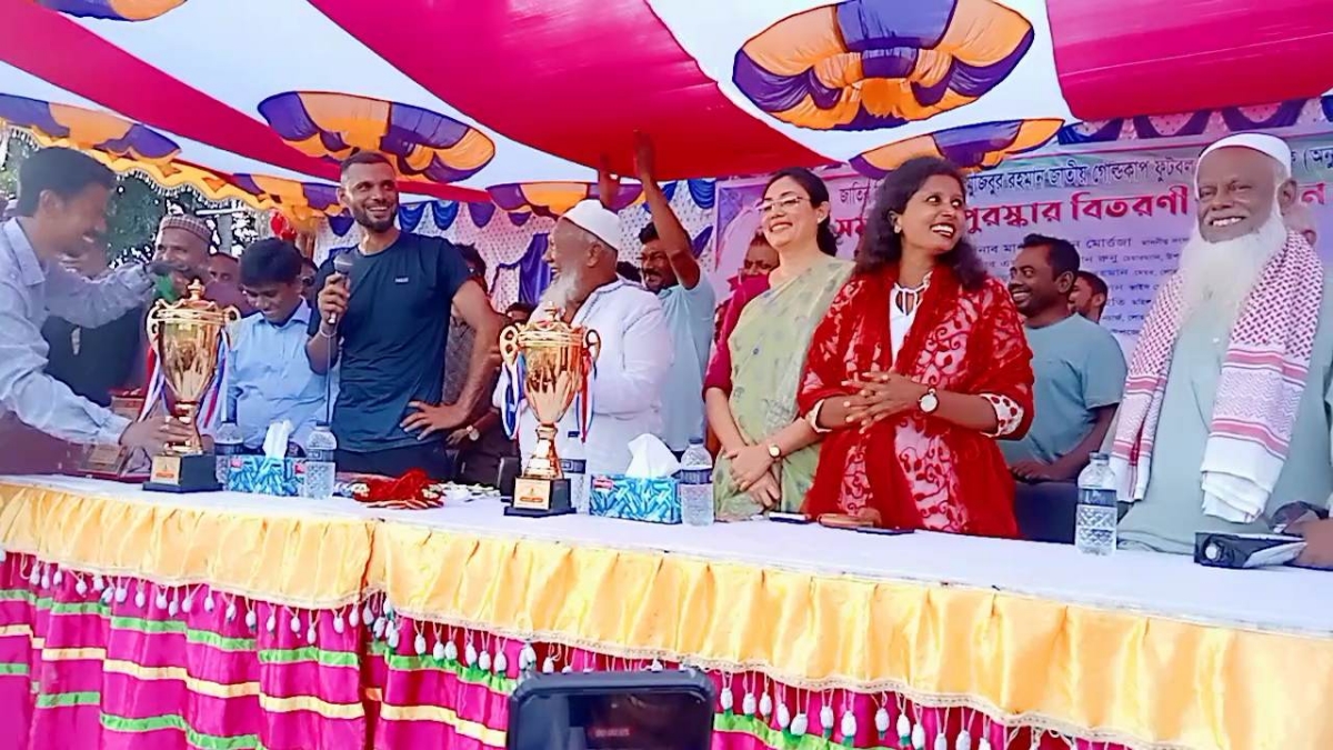 লোহাগড়ায় বঙ্গবন্ধু স্মৃতি ফুটবল টুর্নামেন্টের ফাইনাল অনুষ্ঠিত