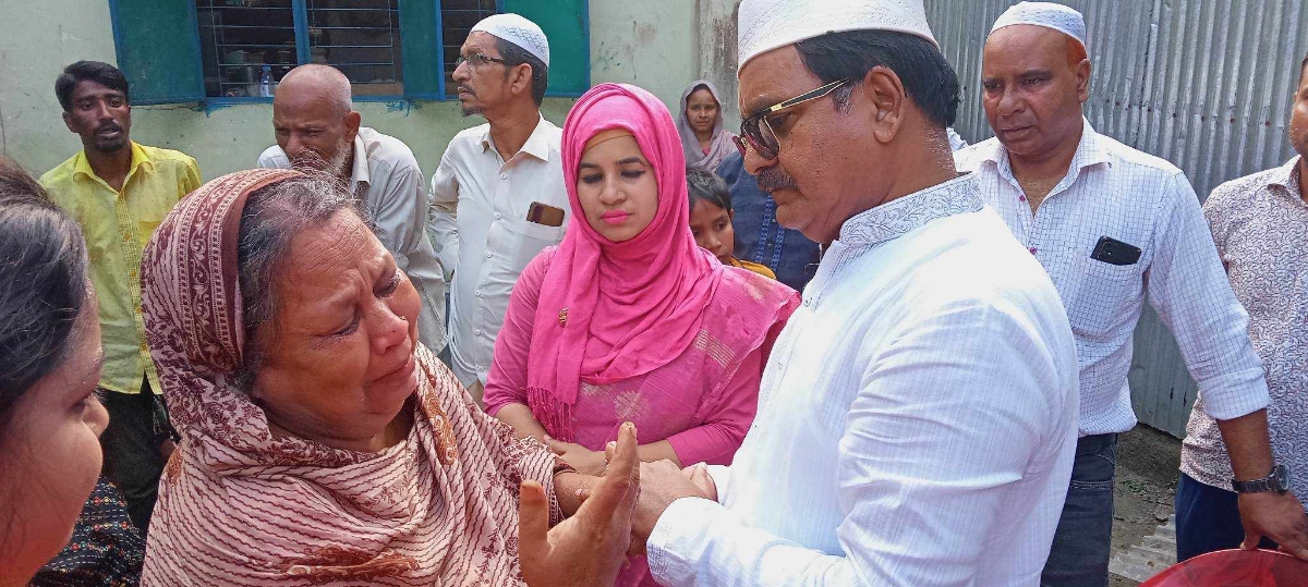 নিহত সাংবাদিক নাদিম কন্যার পড়াশোনার দায়িত্ব নিলেন জেলা পরিষদ চেয়ারম্যান