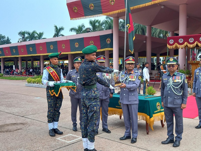 গাজীপুরে ২৩তম ব্যাচ ব্যাটালিয়ন আনসারদের মৌলিক প্রশিক্ষণ সমাপনী কুচকাওয়াজ অনুষ্ঠিত
