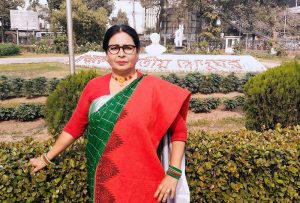 প্রধান শিক্ষককে স্যান্ডেল দিয়ে পেটালেন কৃষকলীগ নেত্রী