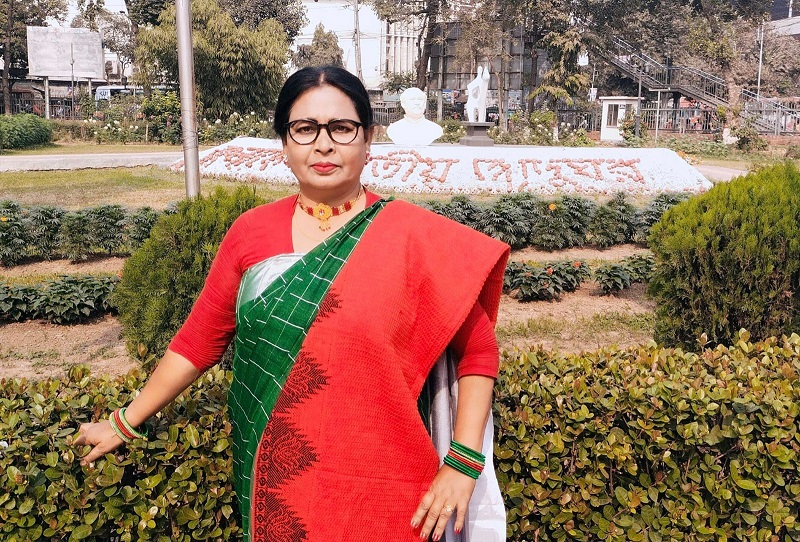 প্রধান শিক্ষককে স্যান্ডেল দিয়ে পেটালেন কৃষকলীগ নেত্রী