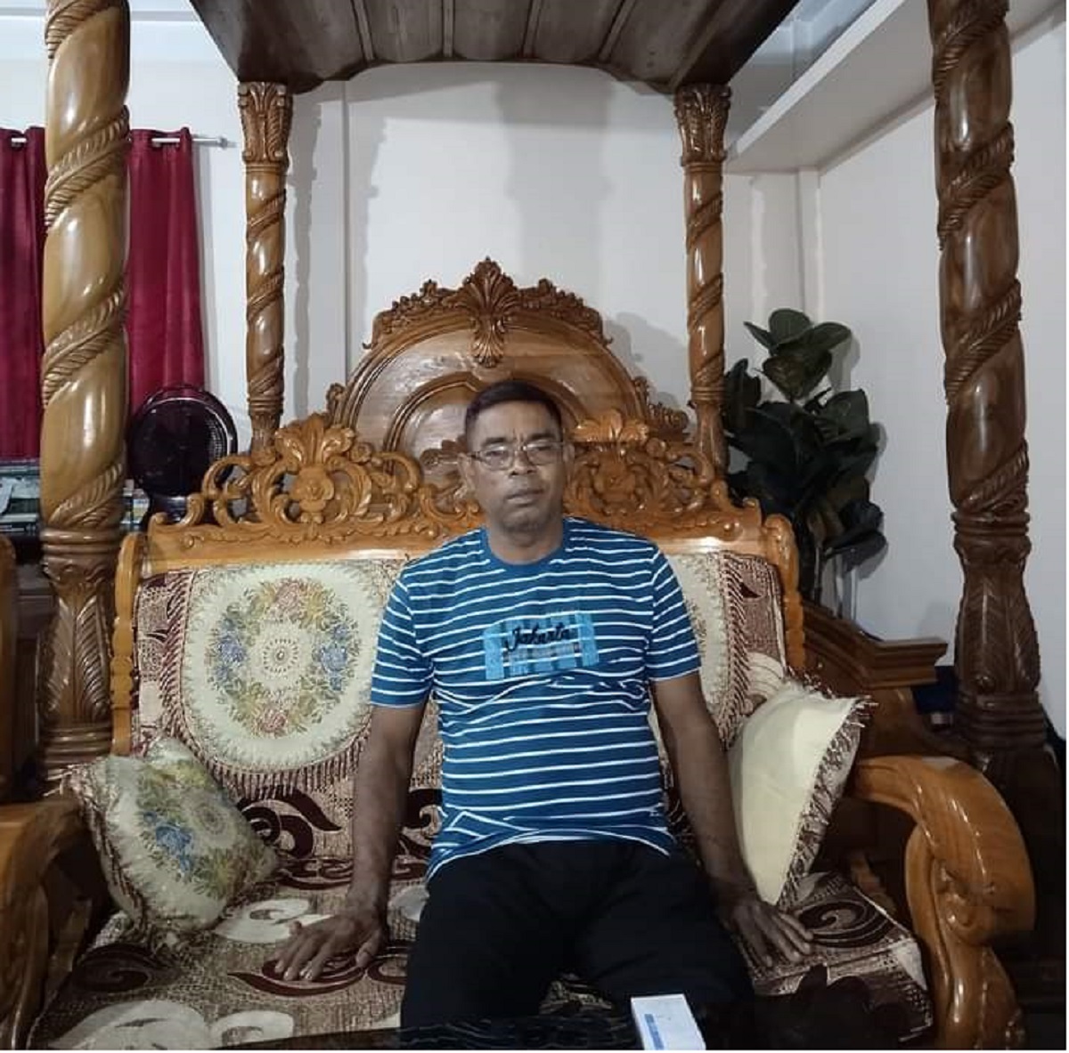 মুদির দোকানদার থেকে চেয়ারম্যান বাবু