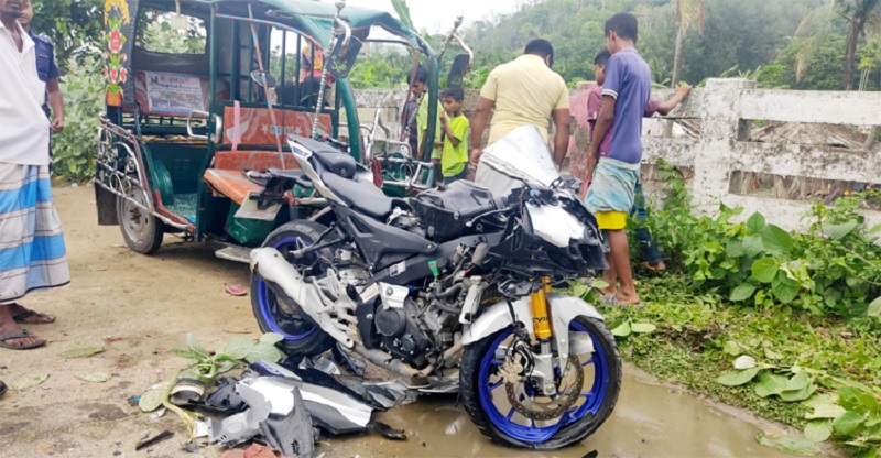 মেরিন ড্রাইভে সড়ক দুর্ঘটনায় নিহতের সংখ্যা বেড়ে ৩