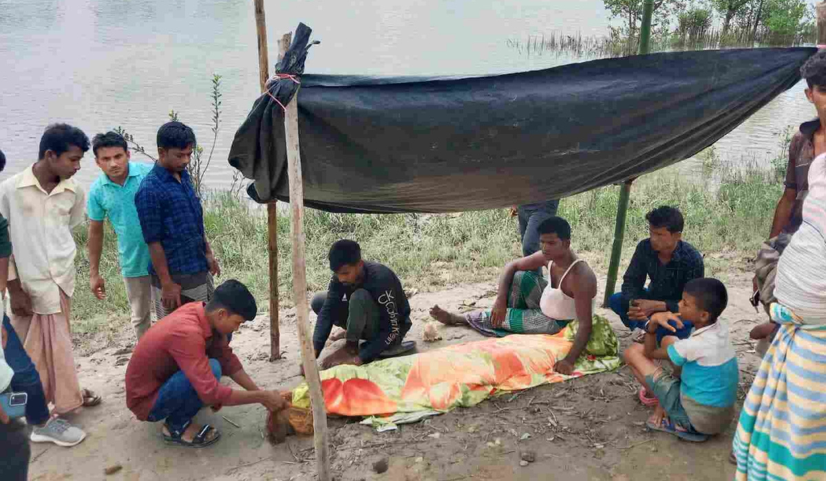 নাফ নদী থেকে যুবকের লাশ উদ্ধার
