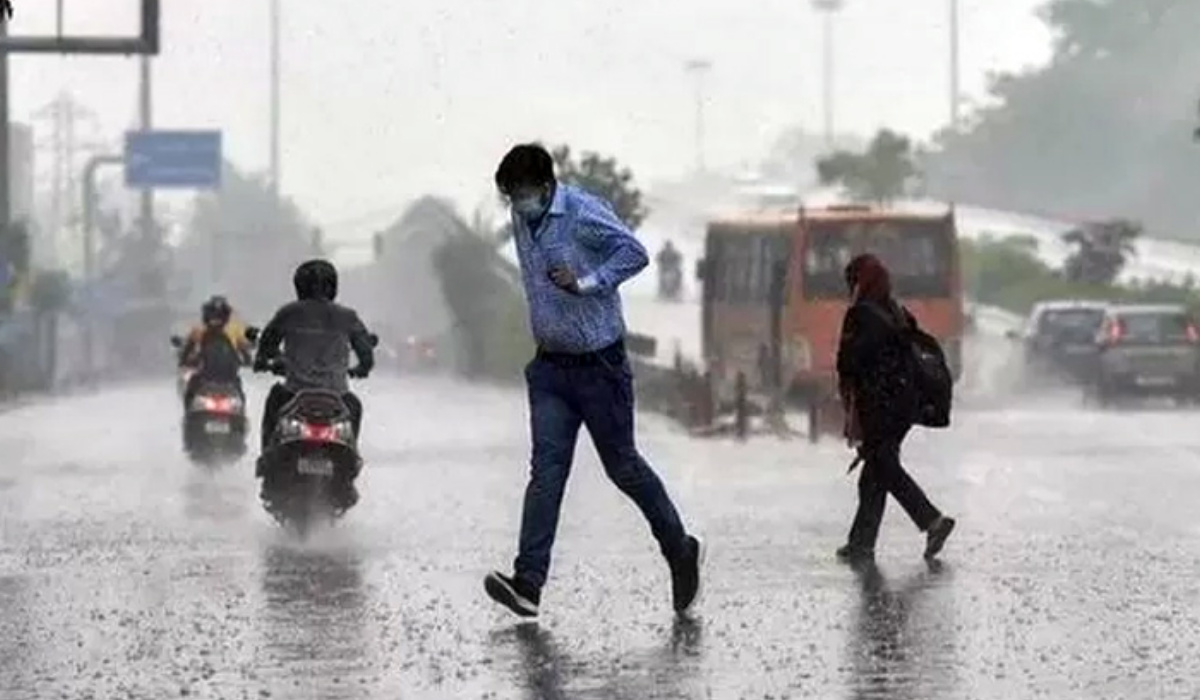 বৃষ্টিতে ভেজার পর সুস্থ থাকতে যা করবেন