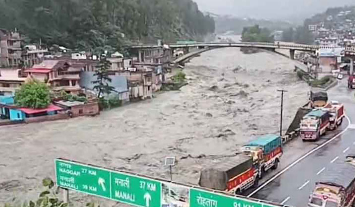 ভারতে প্রবল বৃষ্টিতে ১২ জনের মৃত্যু 