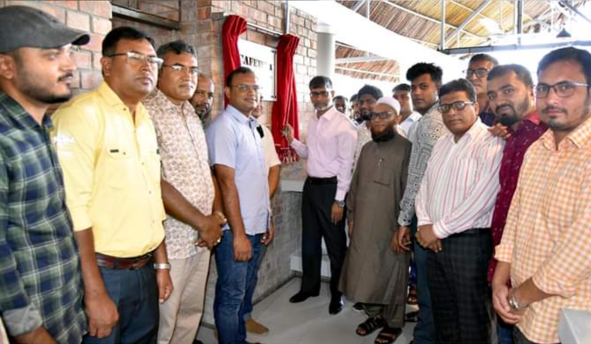 খুবিতে নবনির্মিত ক্যাফেটেরিয়া উদ্বোধন