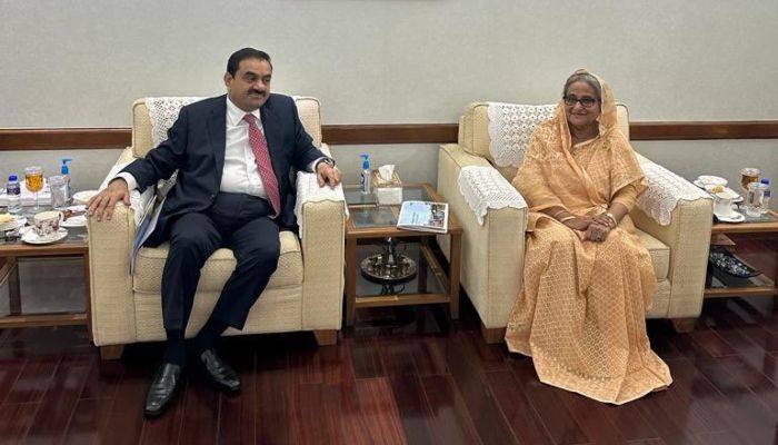 উড়ে এসে প্রধানমন্ত্রীকে ধন্যবাদ জানালেন আদানি