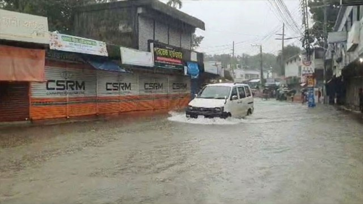 বৃষ্টি-পাহাড়ি ঢলে সুনামগঞ্জে বেড়েছে পানি, বন্যার আশঙ্কা