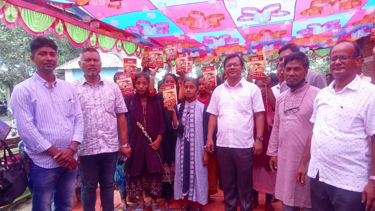 ঠাকুরগাঁওয়ে সংবর্ধনা ও পিতা মাতার পূজা উদযাপন