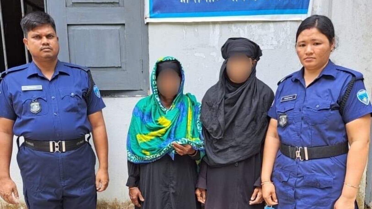 রাজস্থলীতে চোলাই মদসহ দুই নারী আটক