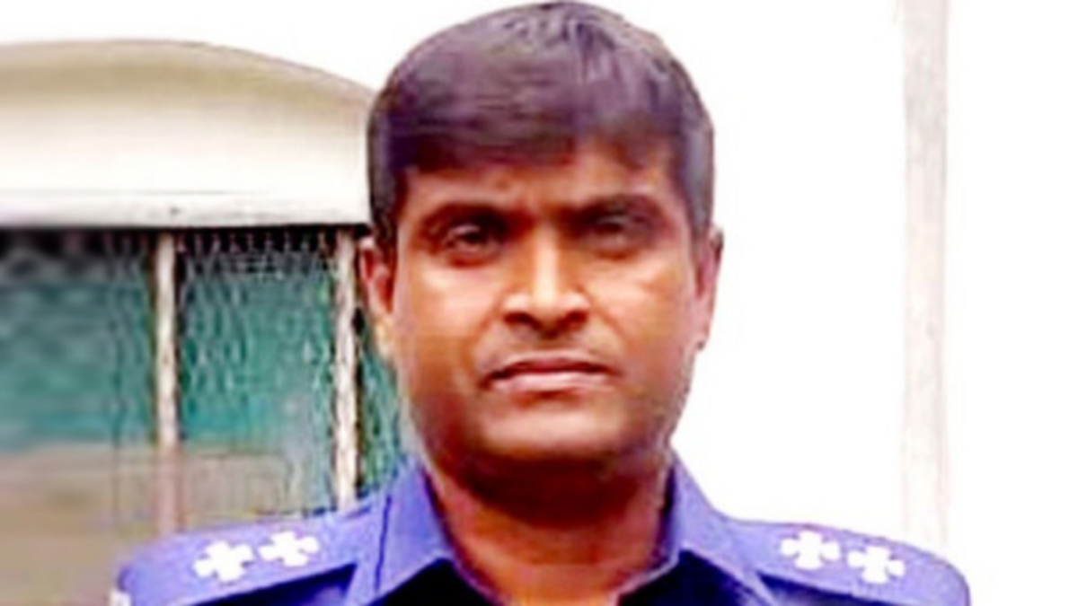 পুলিশকে ঘুস দিয়ে মেয়ের লাশ পেলেন দরিদ্র বাবা