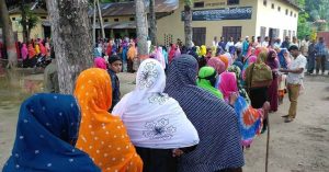 শান্তিপূর্ণ পরিবেশে বেনাপোল পৌরসভার ভোট চলছে