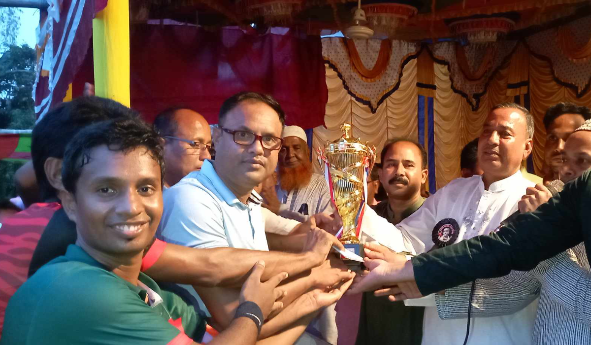 ঠাকুরগাঁওয়ে গোল্ডকাপ ফুটবল টুর্নামেন্টের ফাইনাল অনুষ্ঠিত