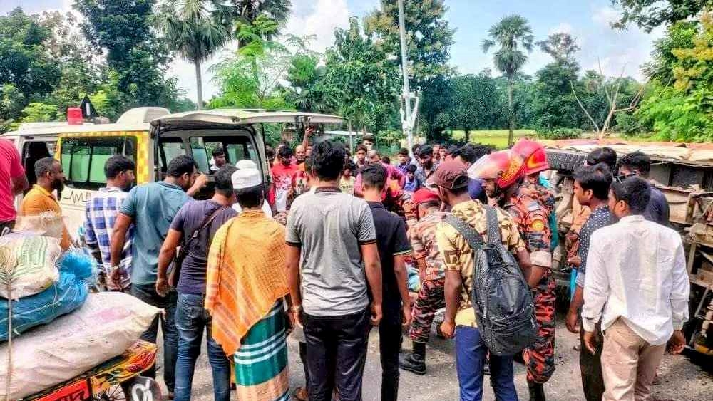 চুয়াডাঙ্গায় ট্রাকের ধাক্কায় চালক নিহত