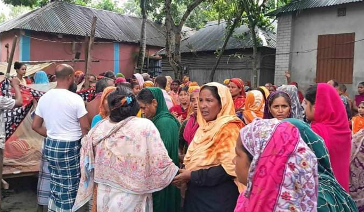 পলাশবাড়ীতে পেয়ারা পারতে গিয়ে প্রাণ গেল ২ শিশুর পলাশবাড়ীতে পেয়ারা পারতে গিয়ে প্রাণ গেল ২ শিশুর