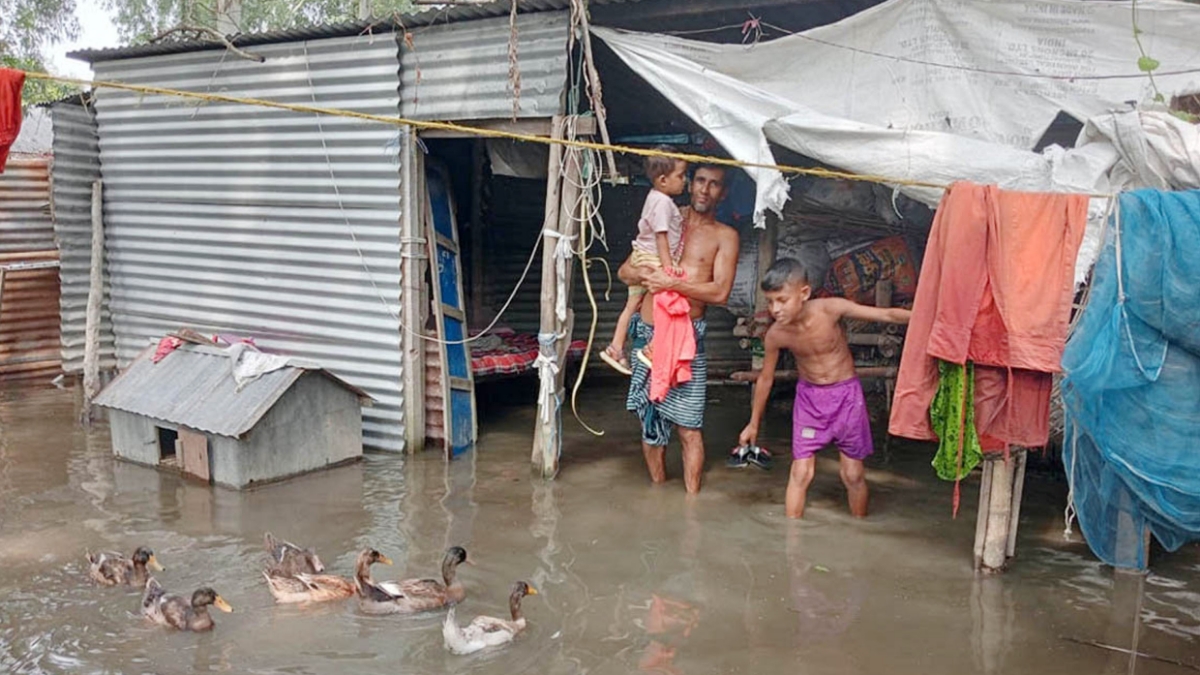 সিরাজগঞ্জে বাড়ছে সব নদ-নদীর পানি