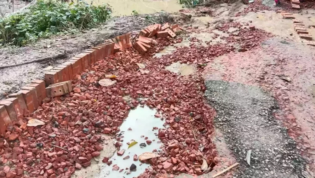 জলাবদ্ধতায় চট্টগ্রামে ৫০ কিলোমিটার সড়ক ক্ষতিগ্রস্ত