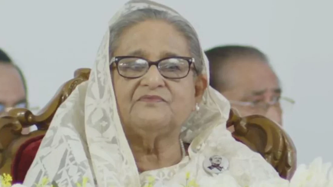 সোহরাওয়ার্দীতে সমাবেশ মঞ্চে প্রধানমন্ত্রী