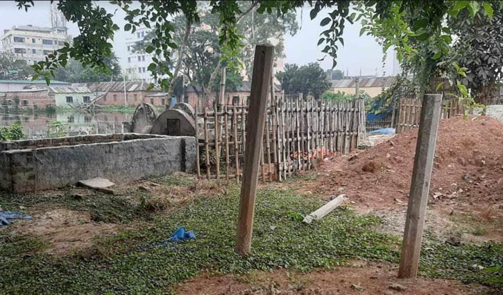 আশুলিয়ার কবরস্থান থেকে ৫ নারীর কঙ্কাল চুরি