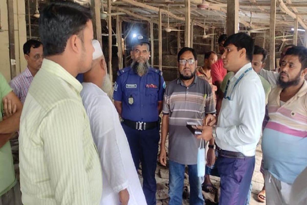 কুমিল্লায় ২০০ বস্তা আলু জব্দের পর ৩৫ টাকা দরে বিক্রি