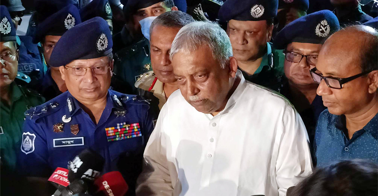 নিহত পুলিশ সদস্যকে কুপিয়ে হত্যা করেছে ছাত্রদল নেতা, ফুটেজ আছে: স্বরাষ্ট্রমন্ত্রী