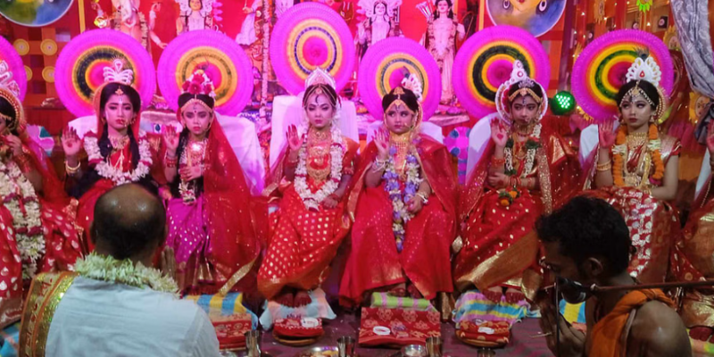 চট্টগ্রামে ঐতিহ্য মেনে মন্দিরে ১১ কুমারীর পূজা