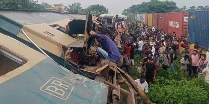 ভৈরবে উদ্ধার অভিযান শেষে ট্রেন চলাচল স্বাভাবিক