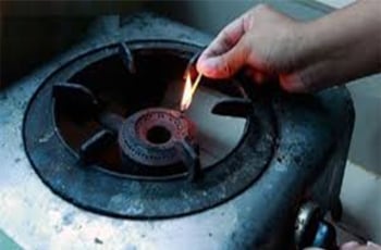 রাজধানীর বিভিন্ন এলাকায় তীব্র গ্যাস সংকট