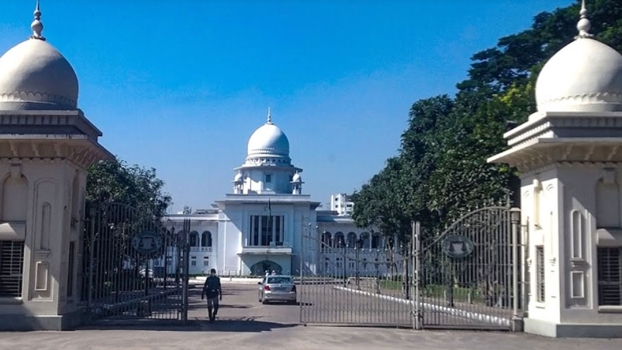 হজ প্যাকেজ ৪ লাখ টাকা নির্ধারণ করতে লিগ্যাল নোটিশ