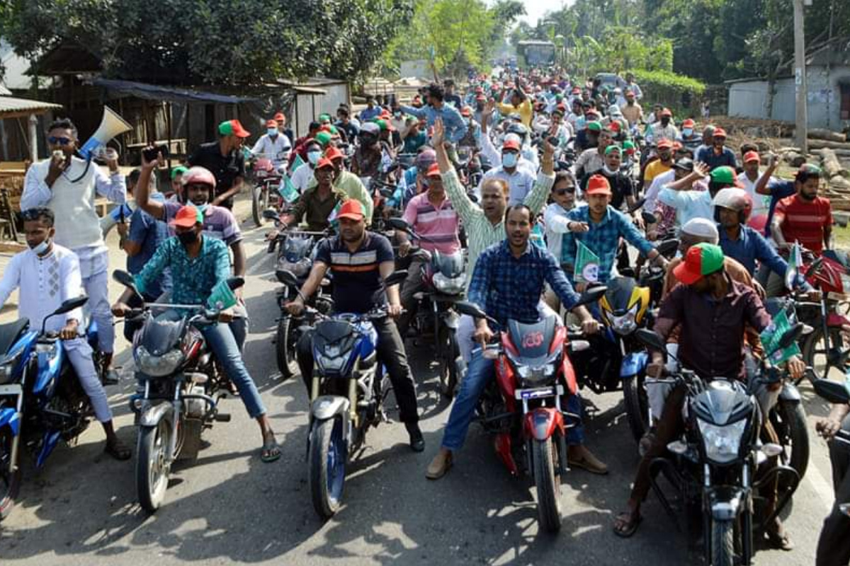 জামালপুর-১ আসনে নৌকা প্রত্যাশী ব্যারিস্টার সামীরের পক্ষে বিশাল নির্বাচনী শোডাউন