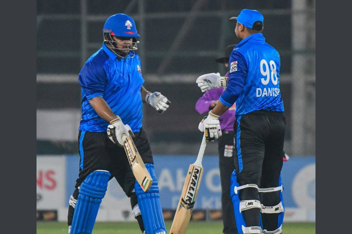 ব্যাটে ফিলিস্তিনের পতাকা: আজম খানের জরিমানা বাতিল পিসিবির