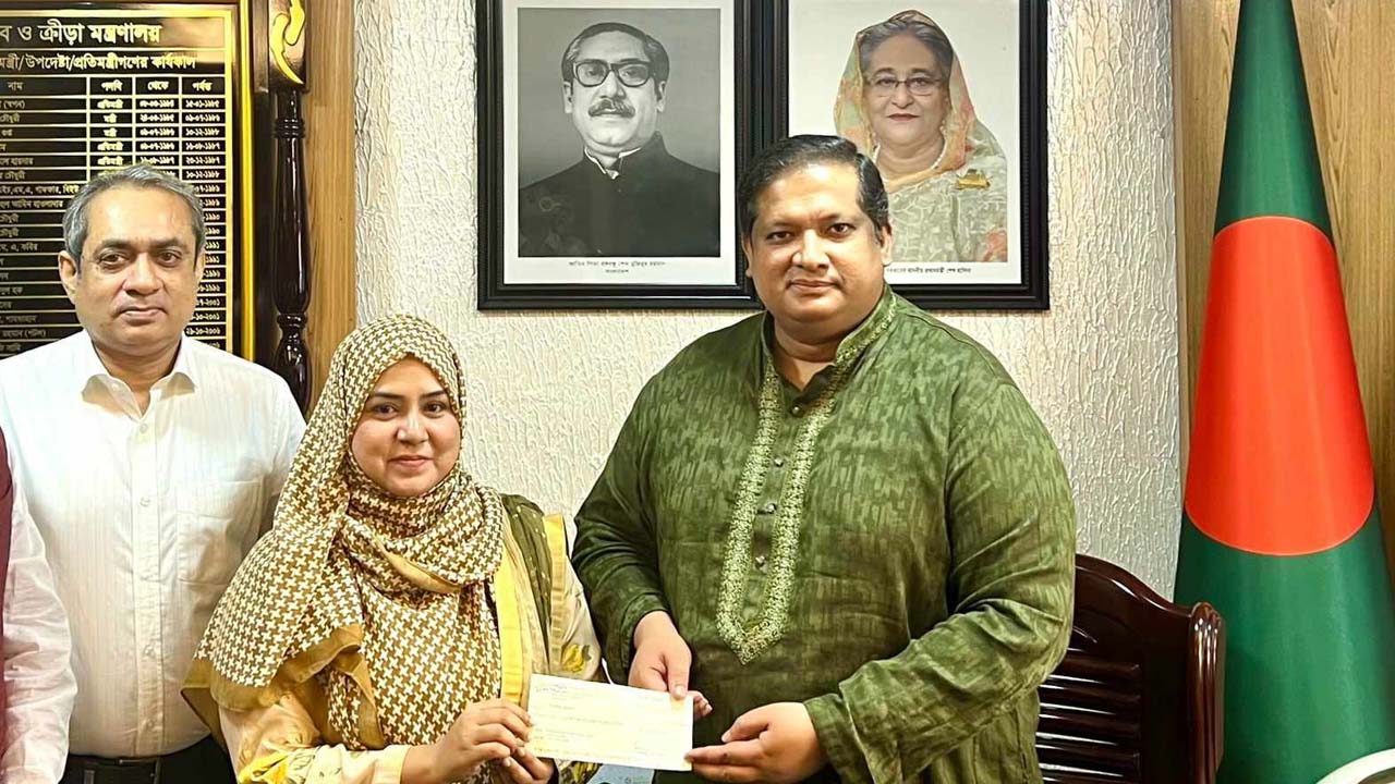 স্বর্ণজয়ী শুটারকে প্রায় কোটি টাকা সহায়তা প্রধানমন্ত্রীর