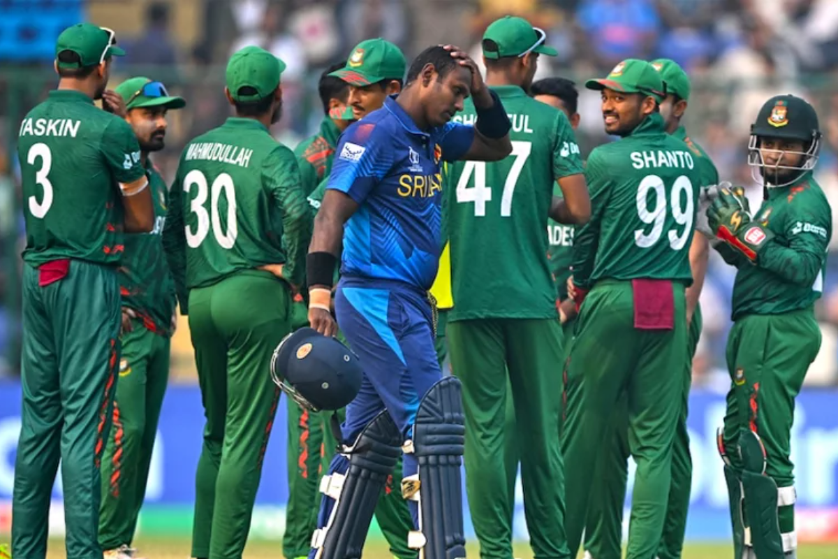 ‘টাইমড আউট’ ইস্যুতে সাকিবের পাশে ‘গল টাইটান্স’