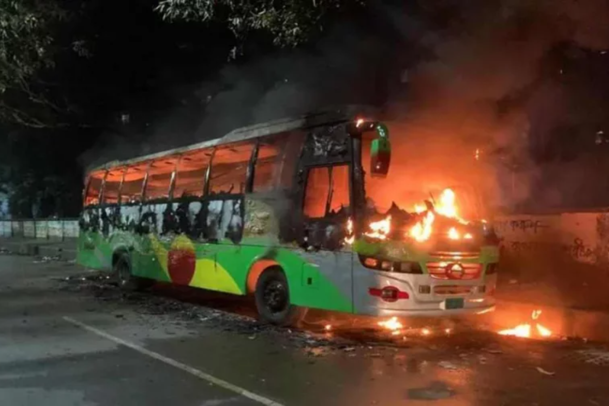 বিএনপির অবরোধের দুই দিনে পুড়ল ১৪ গাড়ি