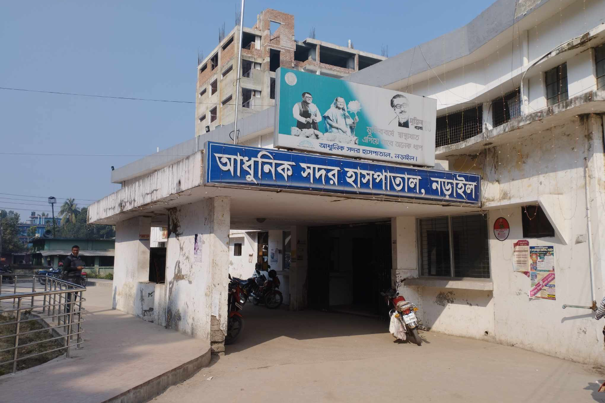 নড়াইলে এক ঘন্টার ব্যবধানে কুকুরের কামড়ে ৭ জন আহত