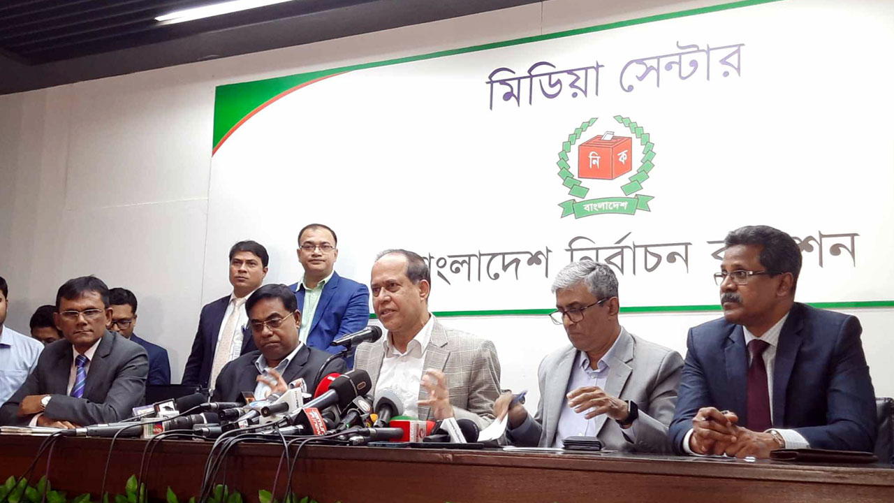 বিএনপি এলেও নির্বাচন পেছাবে না : সিইসি