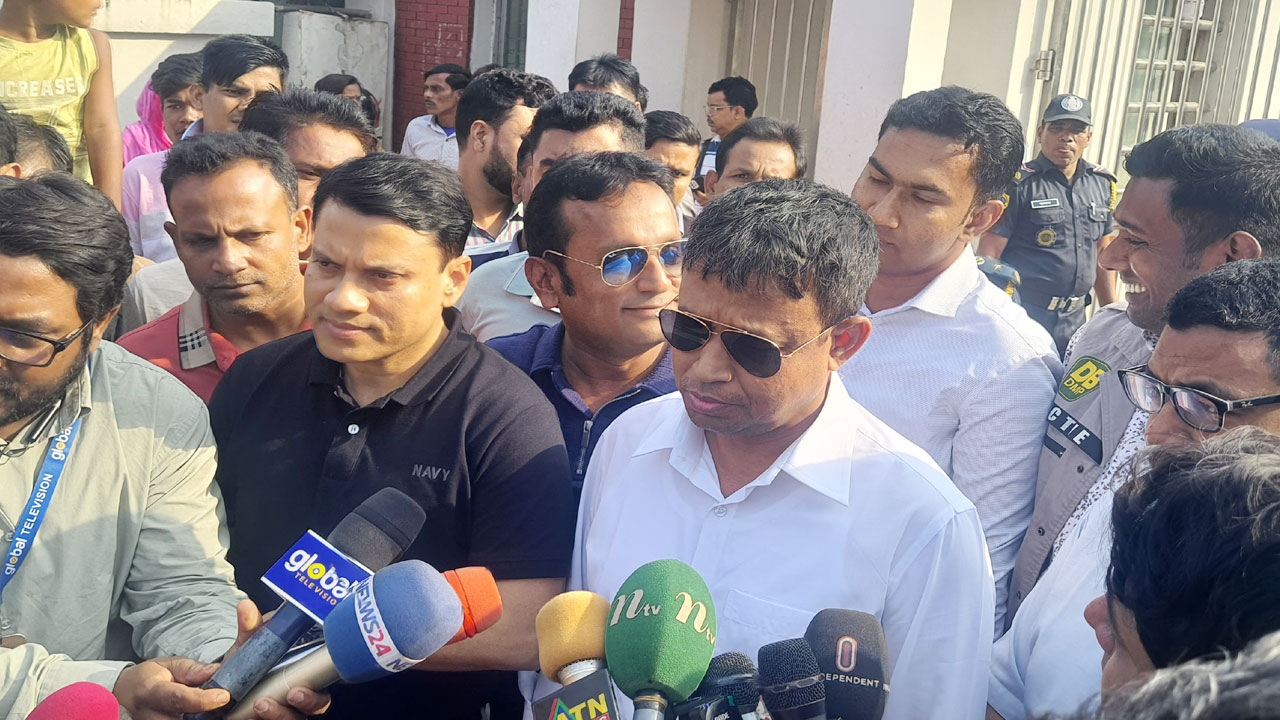 সংবাদ সম্মেলনে শিখিয়ে দেওয়া কথা বলেছেন মিয়ান আরাফি : ডিবি প্রধান