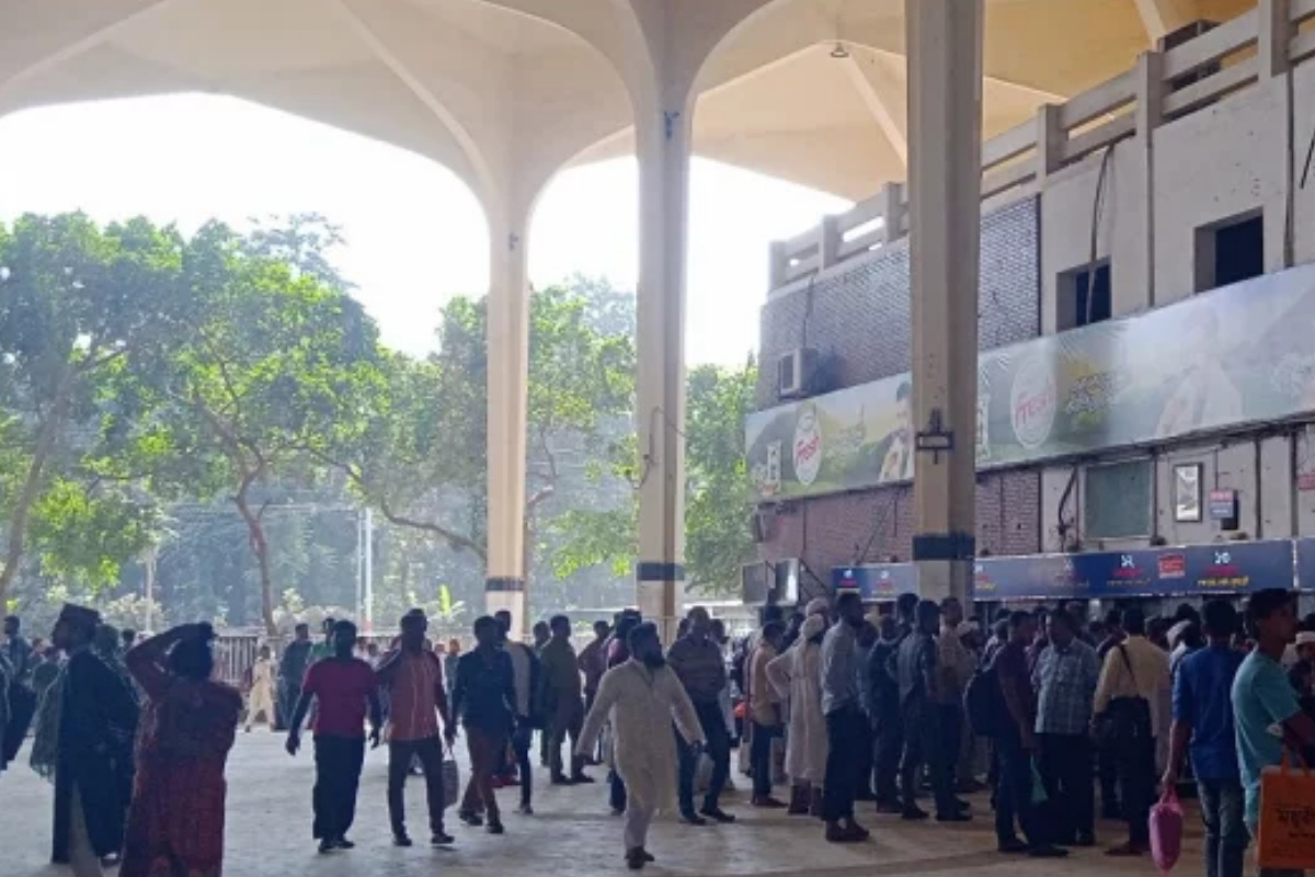 চার ঘণ্টা পর ঢাকার সঙ্গে সারাদেশের ট্রেন চলাচল শুরু 