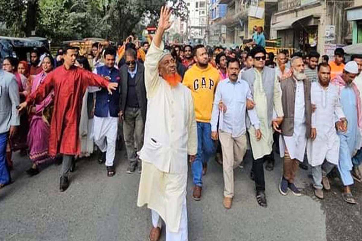 টাঙ্গাইলে বিরামহীন প্রচারণা চালাচ্ছেন জাতীয় পার্টির প্রার্থী মোজাম্মেল