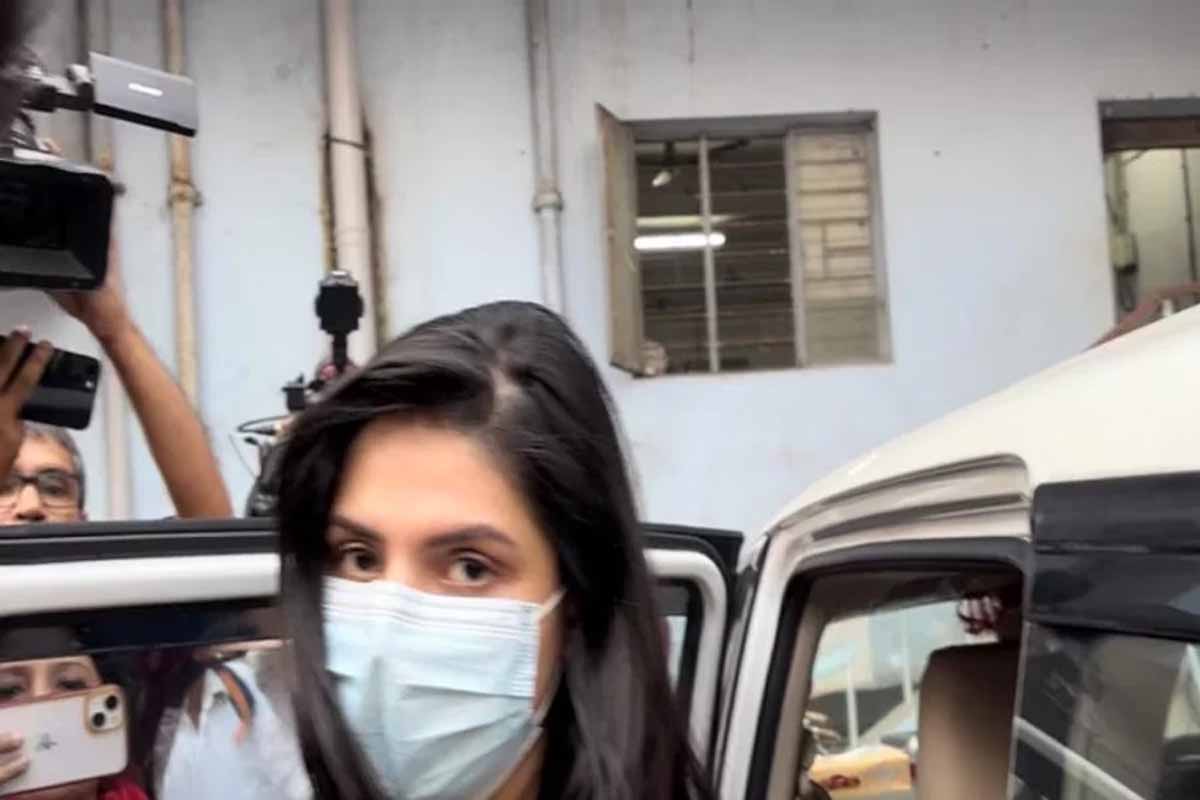 প্রতারণার মামলায় কলকাতার আদালতে জেরিন